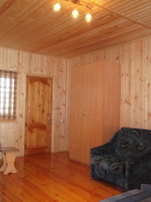 16. Шкаф, кресло в к.2.2