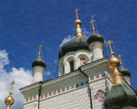 В 1990 году храм вернули верующим