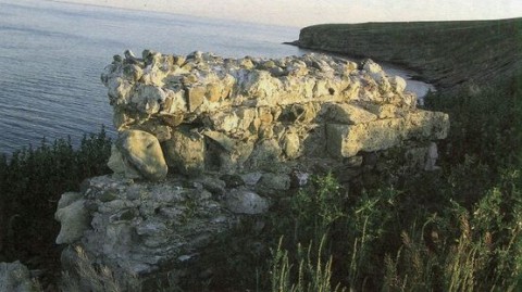 Остатки храма на острове Св. Иоанна. Вид с севера