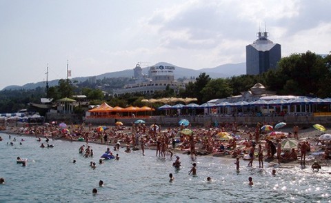Пляж в Ялте